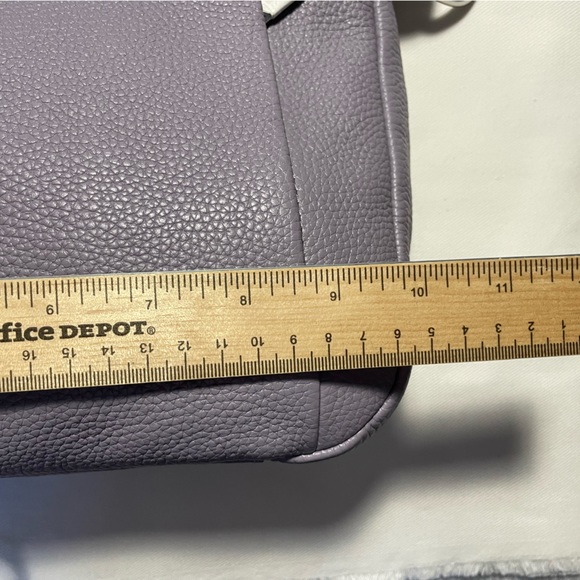 NWT MICHAEL MICHAEL KORS HALLIE. LILAC MD Messenger Leather - Picture 8 of 10